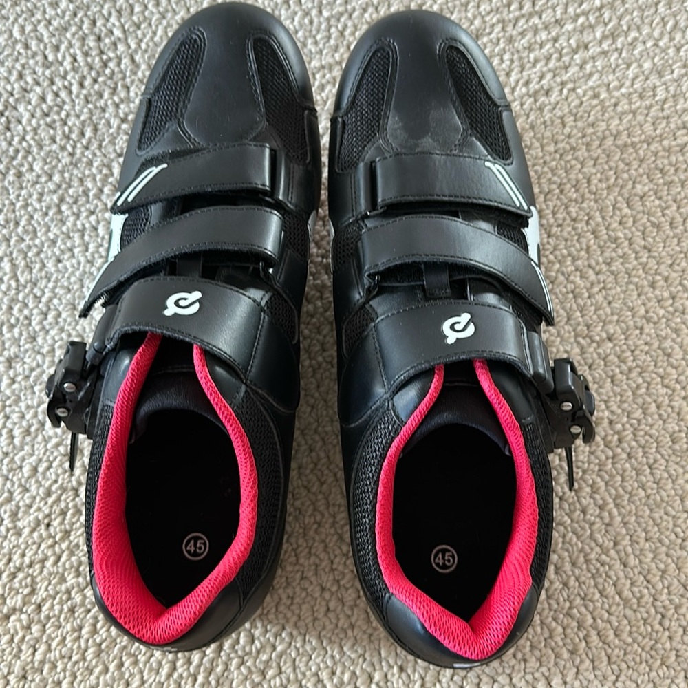 Men's peloton shoes size 45 (size 11.5 maybe)